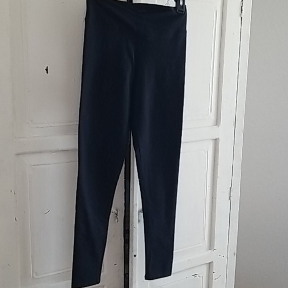 Yummie by Heather Thompson black leggings